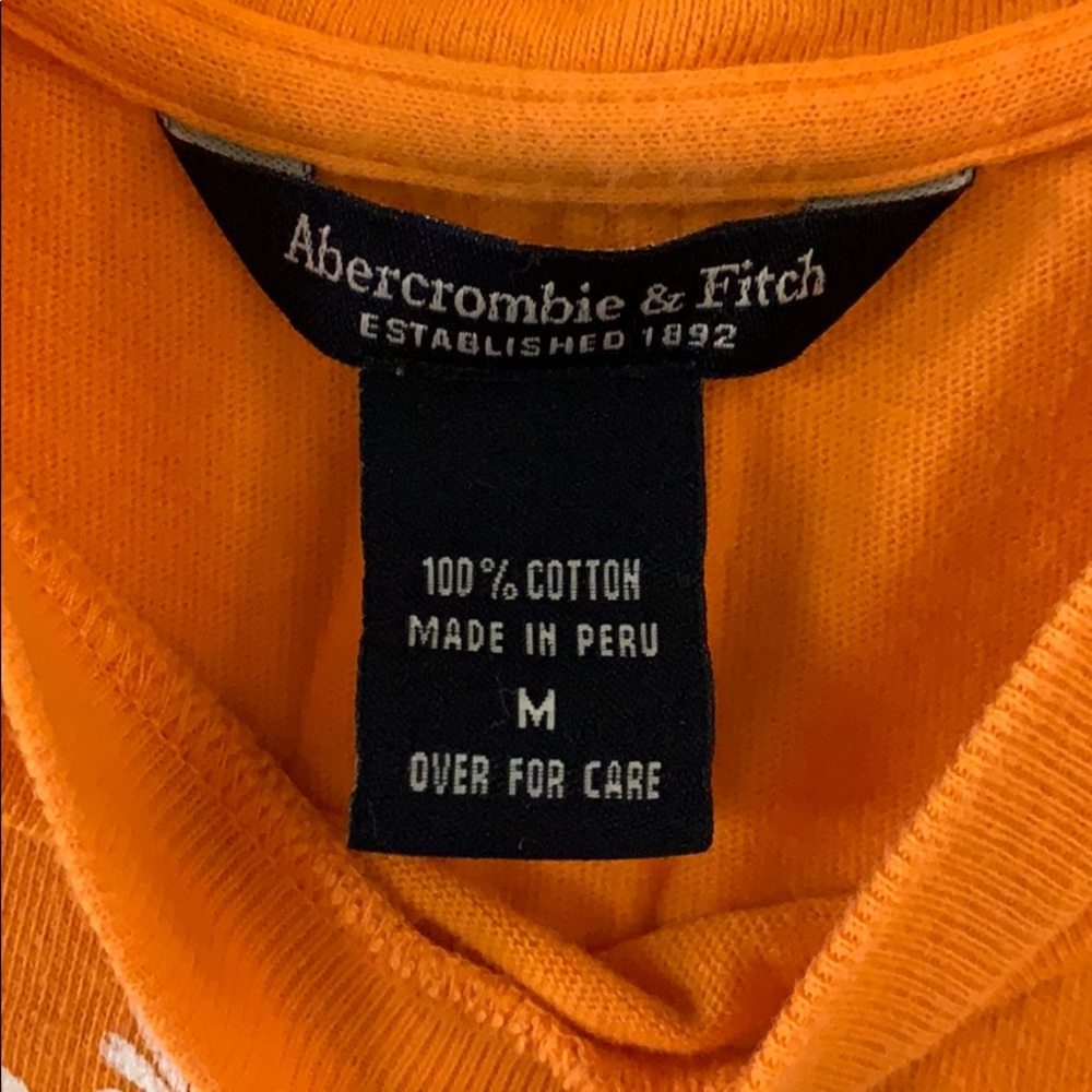 Trendy A&F tee - Picture 3 of 3